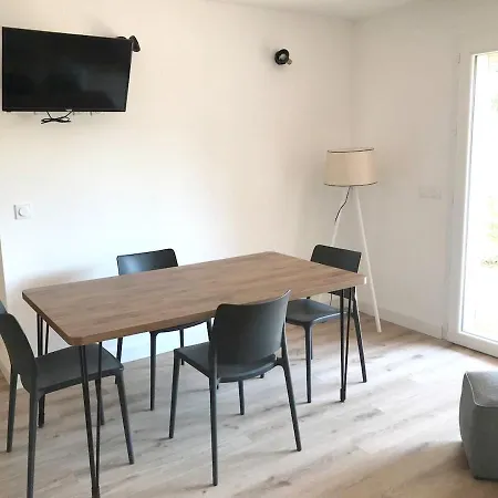 Appartement A + Piscine Partagee *