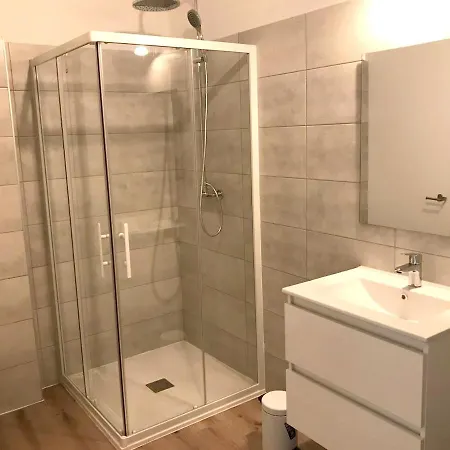 A + Piscine Partagee Lecci