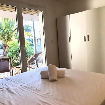 Apartment A + Piscine Partagee